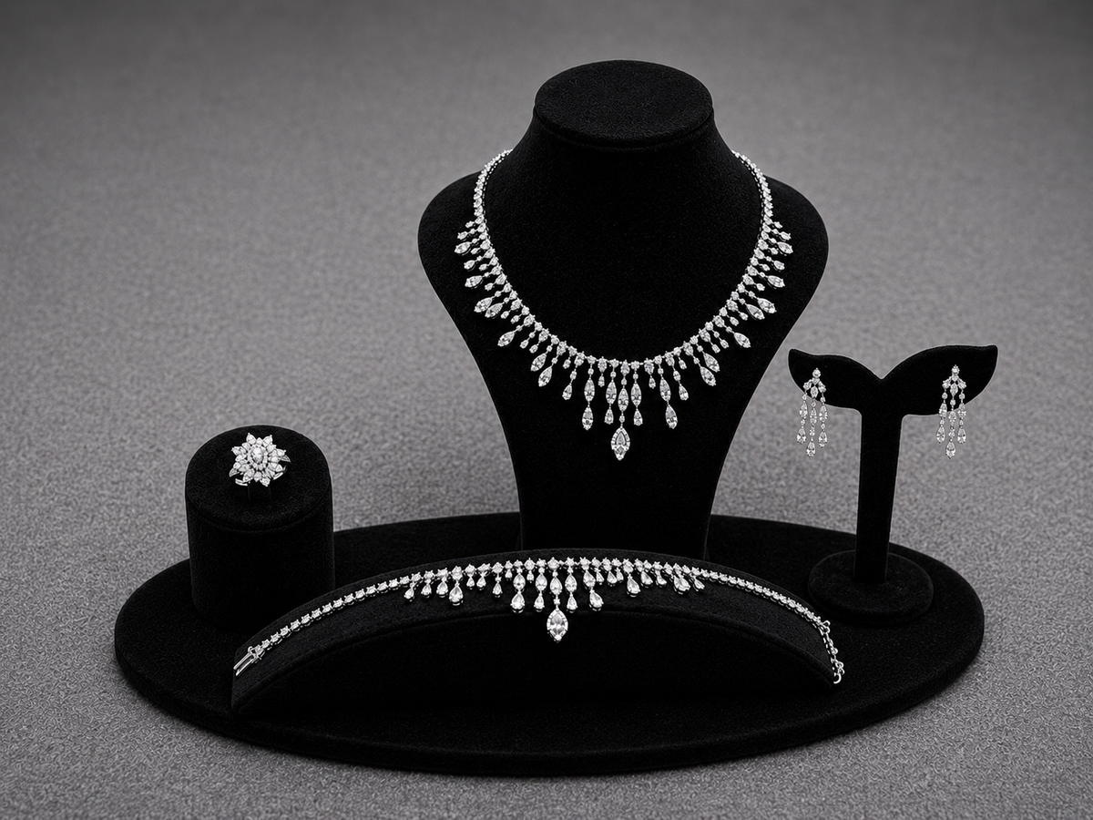 Chandelier Design Pear-Cut Crystals Set