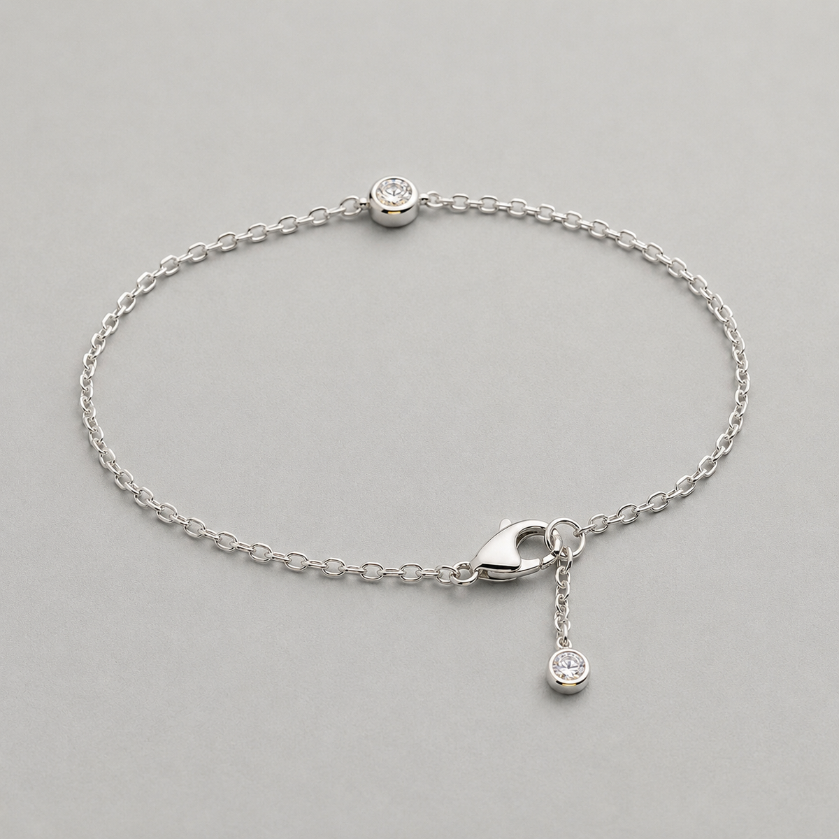 Modern Bezel-Set Silver Chain bracelet