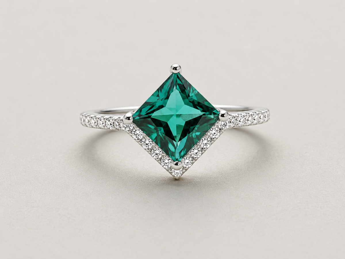 Princess-Cut Emerald Green Ring