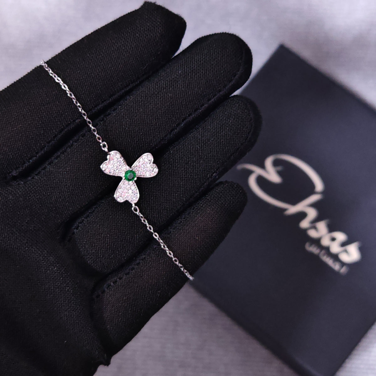 Three-Leaf Clover Jewelry Set Pavé-Set