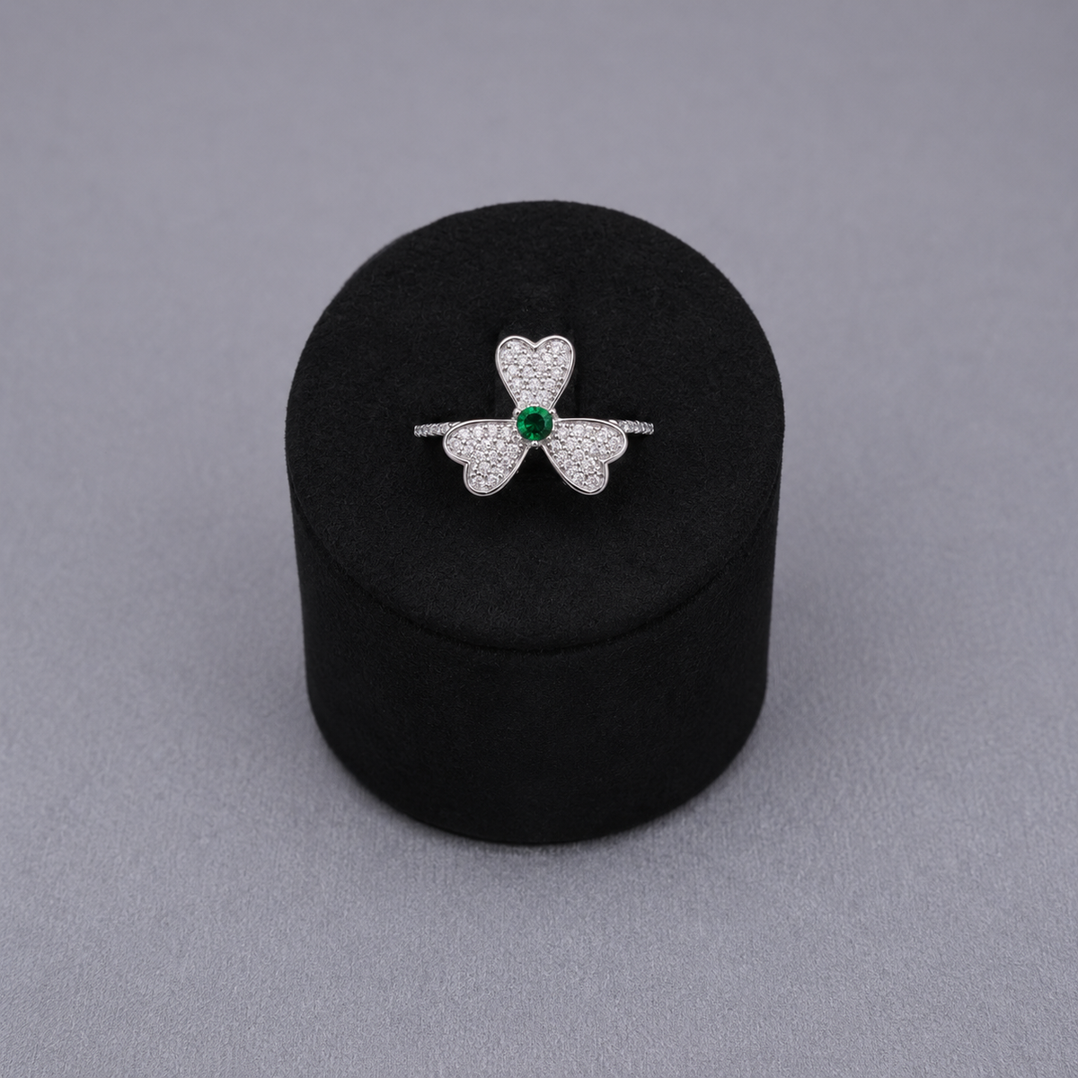 Three-Leaf Clover Jewelry Set Pavé-Set